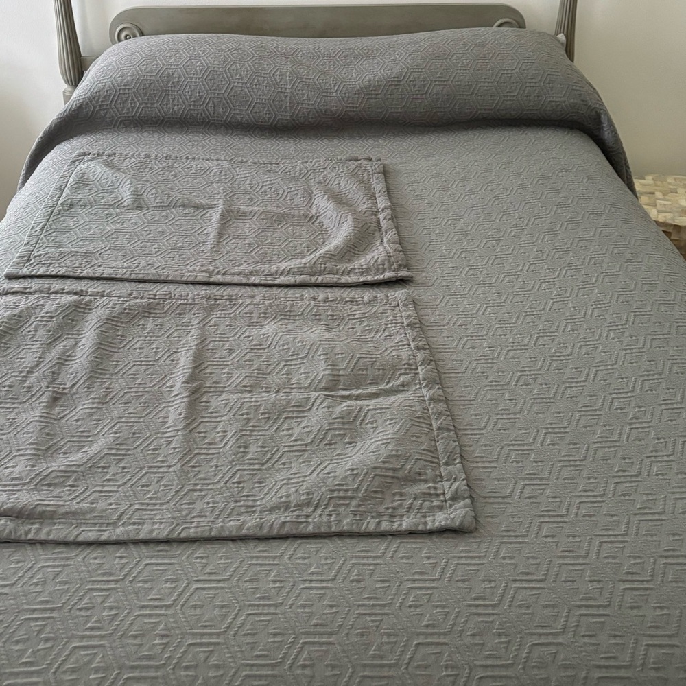 Lucky Full/Queen Coverlet and Shams